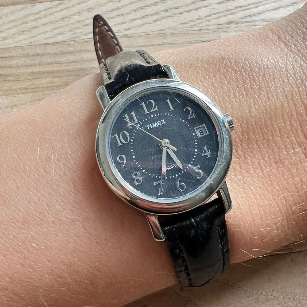 Timex ladies black leather dress watch NEW BATTERY